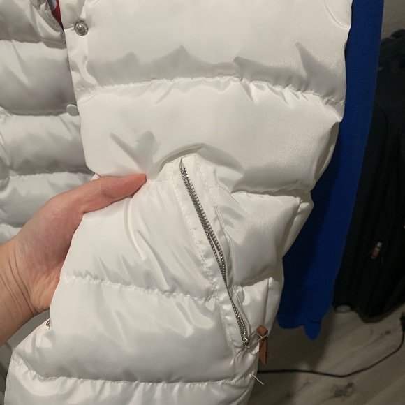 white vest - Picture 6 of 8